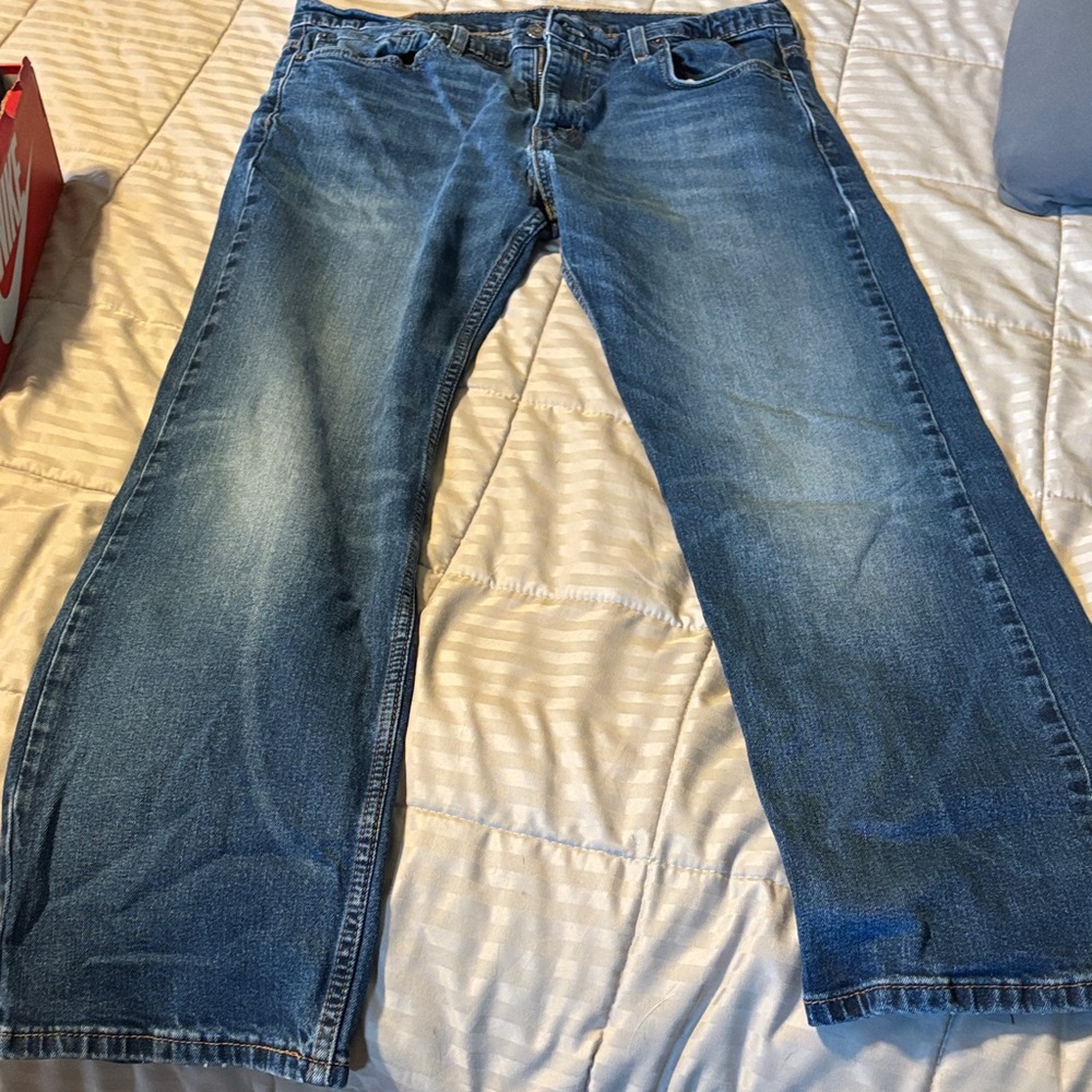 Levi's Relaxed Fit Denim Jeans - Medium Blue